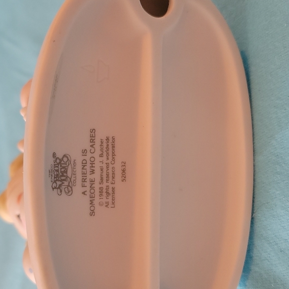 Vintage Precious Moments "A Friend is Someone Who Cares" 520632 - Picture 5 of 5